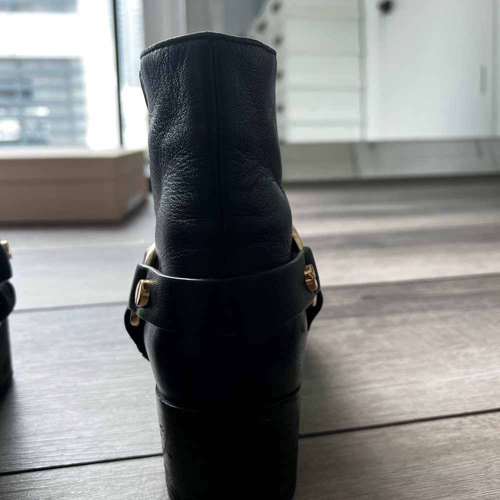 Stuart Weitzman Bootie 2 1/2 “ Heel Size 38 - image 4